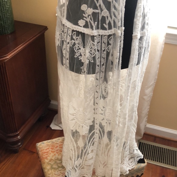 Lace Vest - Picture 3 of 8